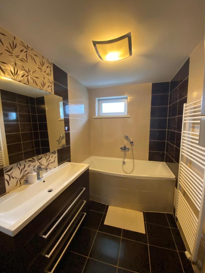 Lovely Apartment - Zilina Centrum エクステリア 写真
